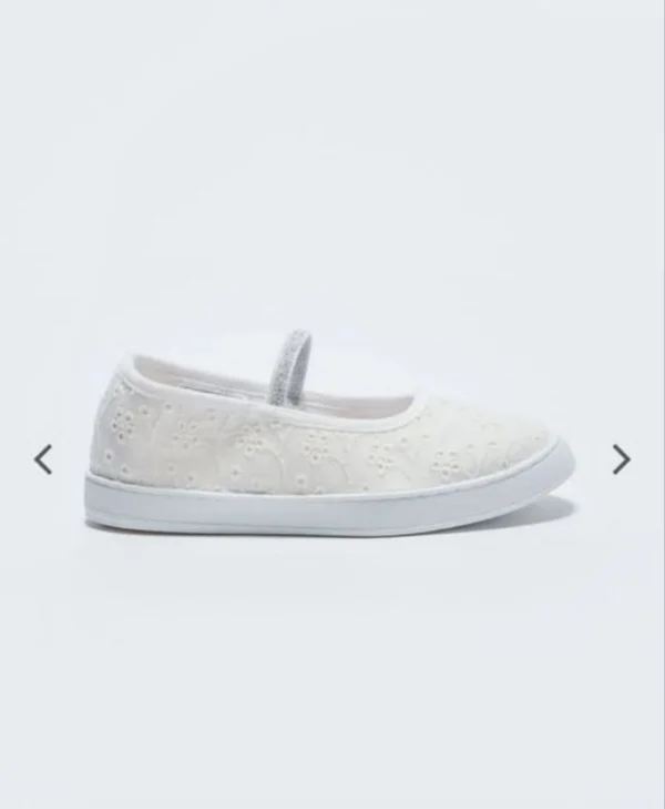 خرید کفش سفید بچگانه برای دختر از شوروم اچ جی