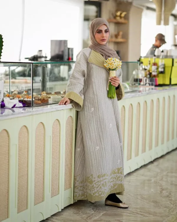 خرید عبای پنلی نستعلیق رنگ کرم از شوروم اچ جی