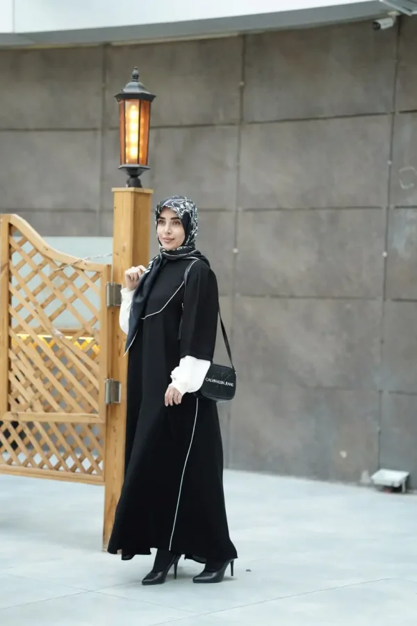 عبا متینا ۱۲۰۲