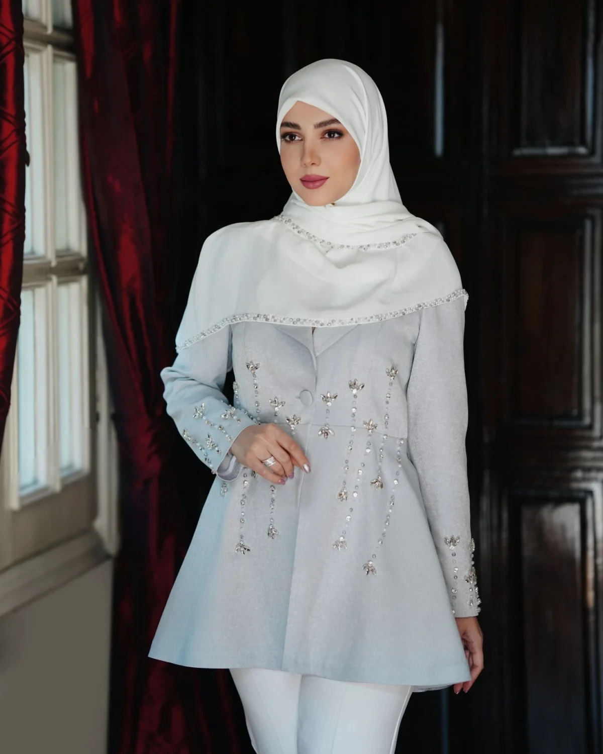 کت عروسکی نقره اي