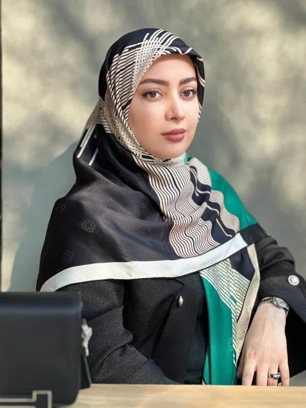 روسری ابریشم ژاکارد قواره ۱۴۰ کد 57