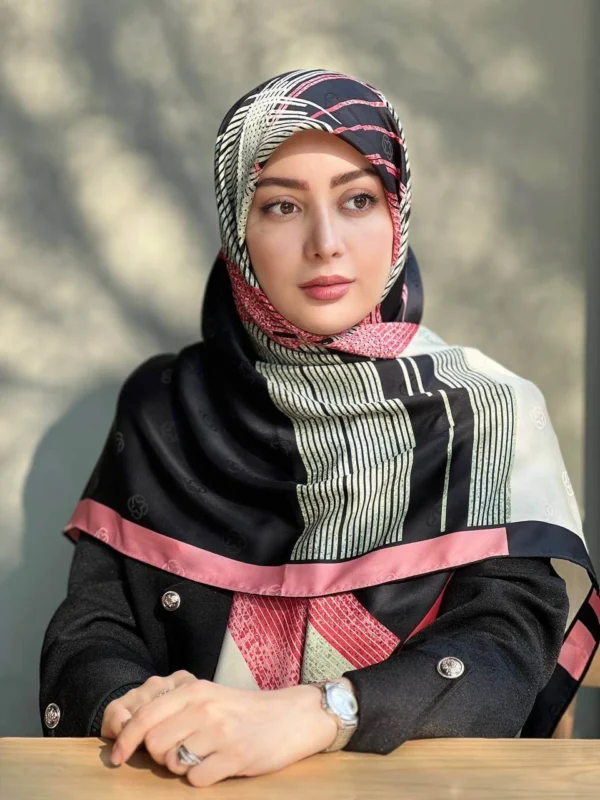 روسری ابریشم ژاکارد قواره ۱۴۰ کد 58