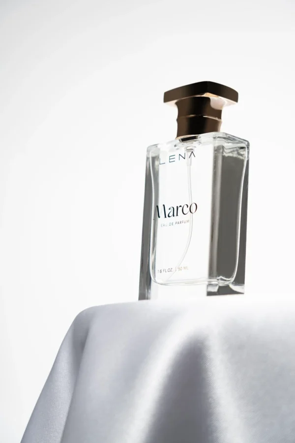 عطر MARCO – گرم، میوهای، شیرین و کمی چوبی