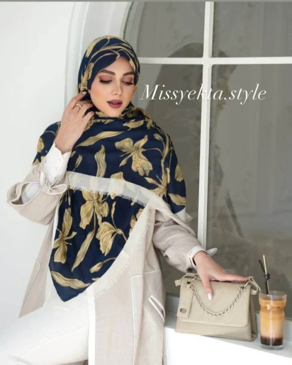 روسری نخ یونیک وارداتی قواره 140 کد 17